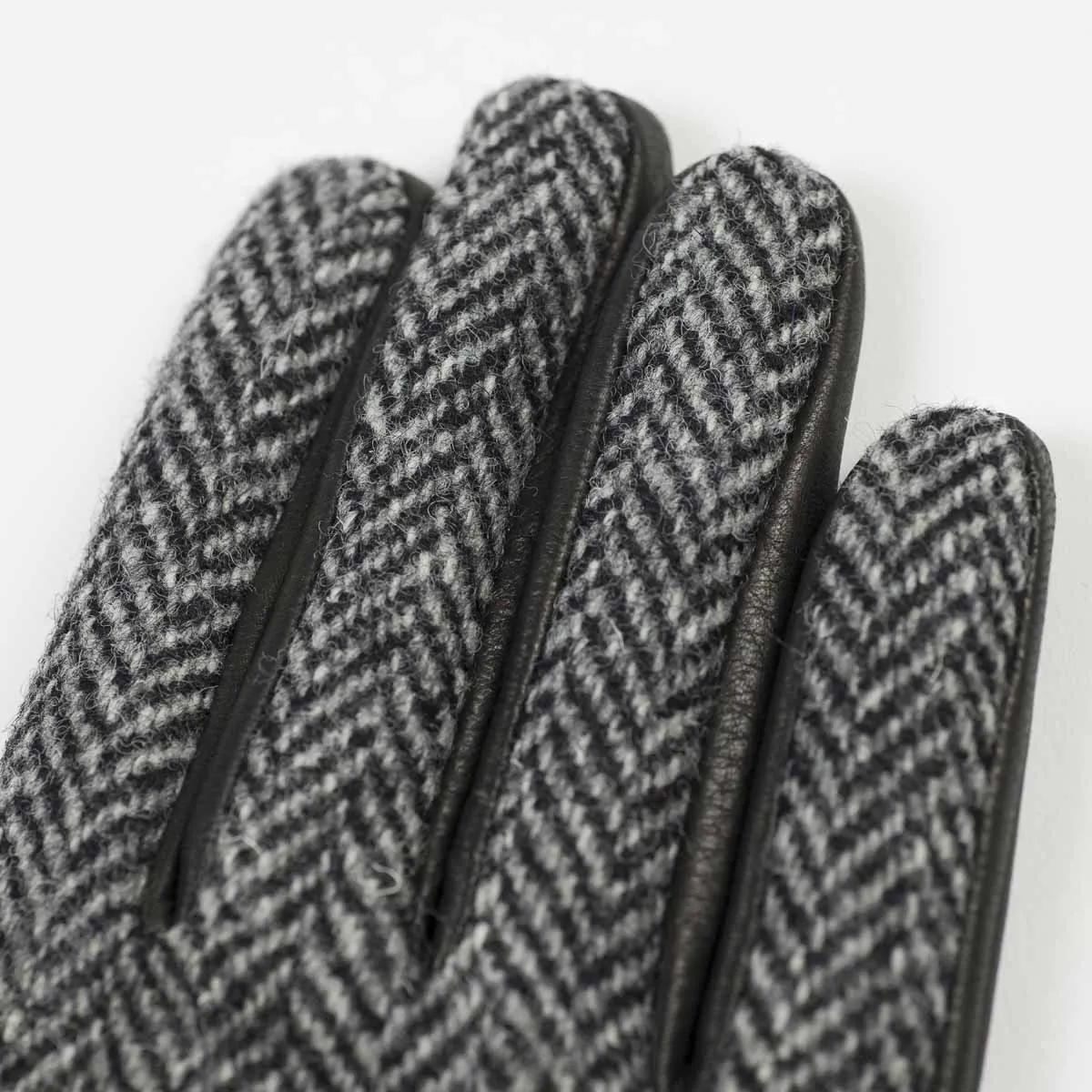 Black cashmere-lined gloves with Harris Tweed back