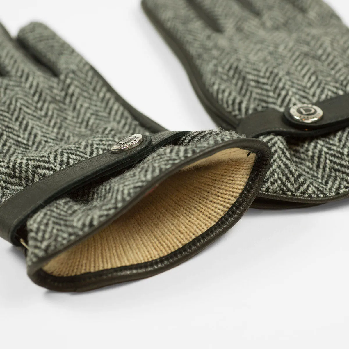 Black cashmere-lined gloves with Harris Tweed back