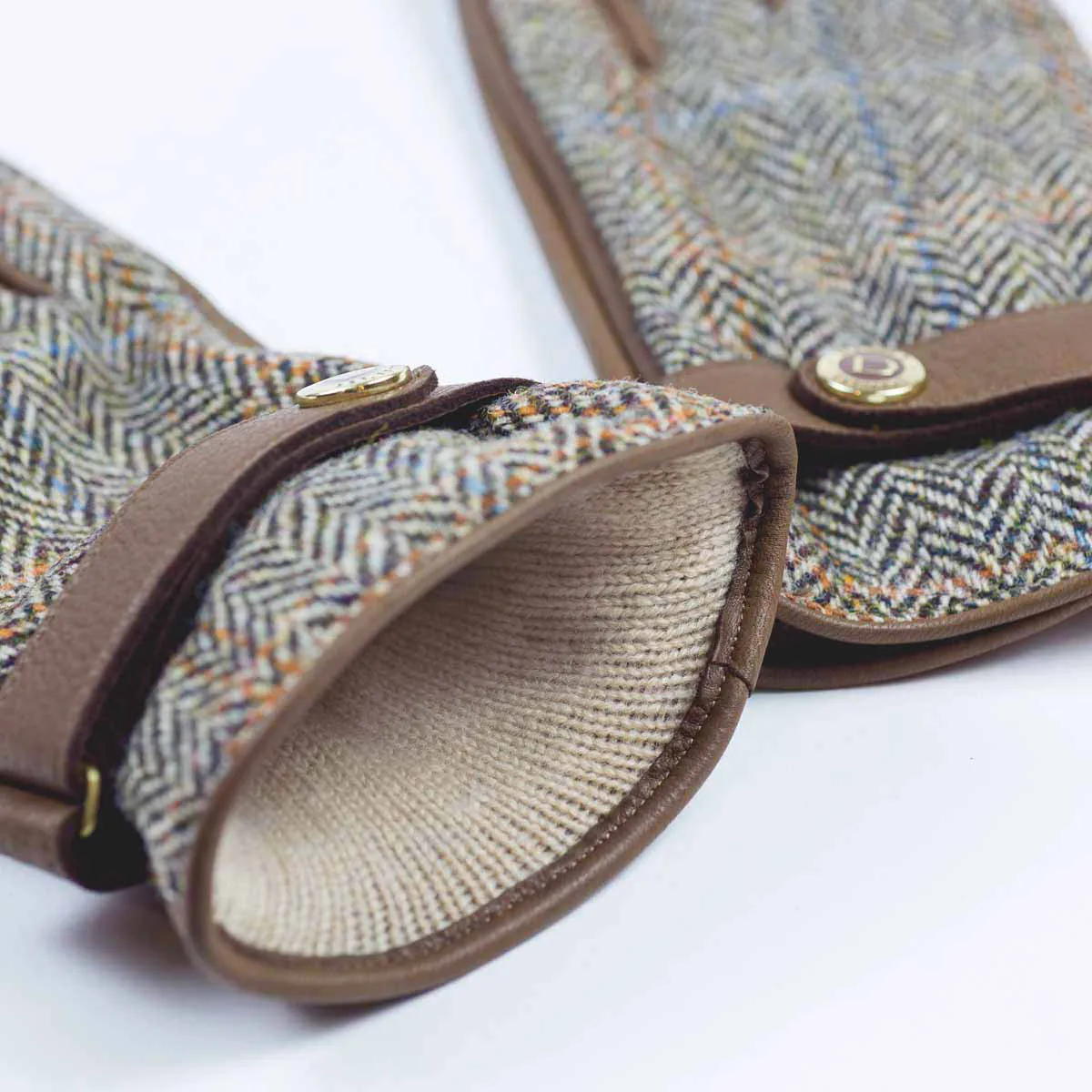 Brown cashmere-lined gloves with Harris Tweed back