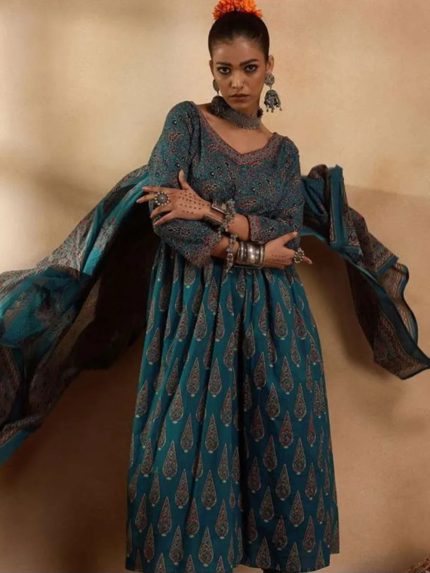 Ethnic Motifs Printed V-Neck Pure Cotton Kurta Set