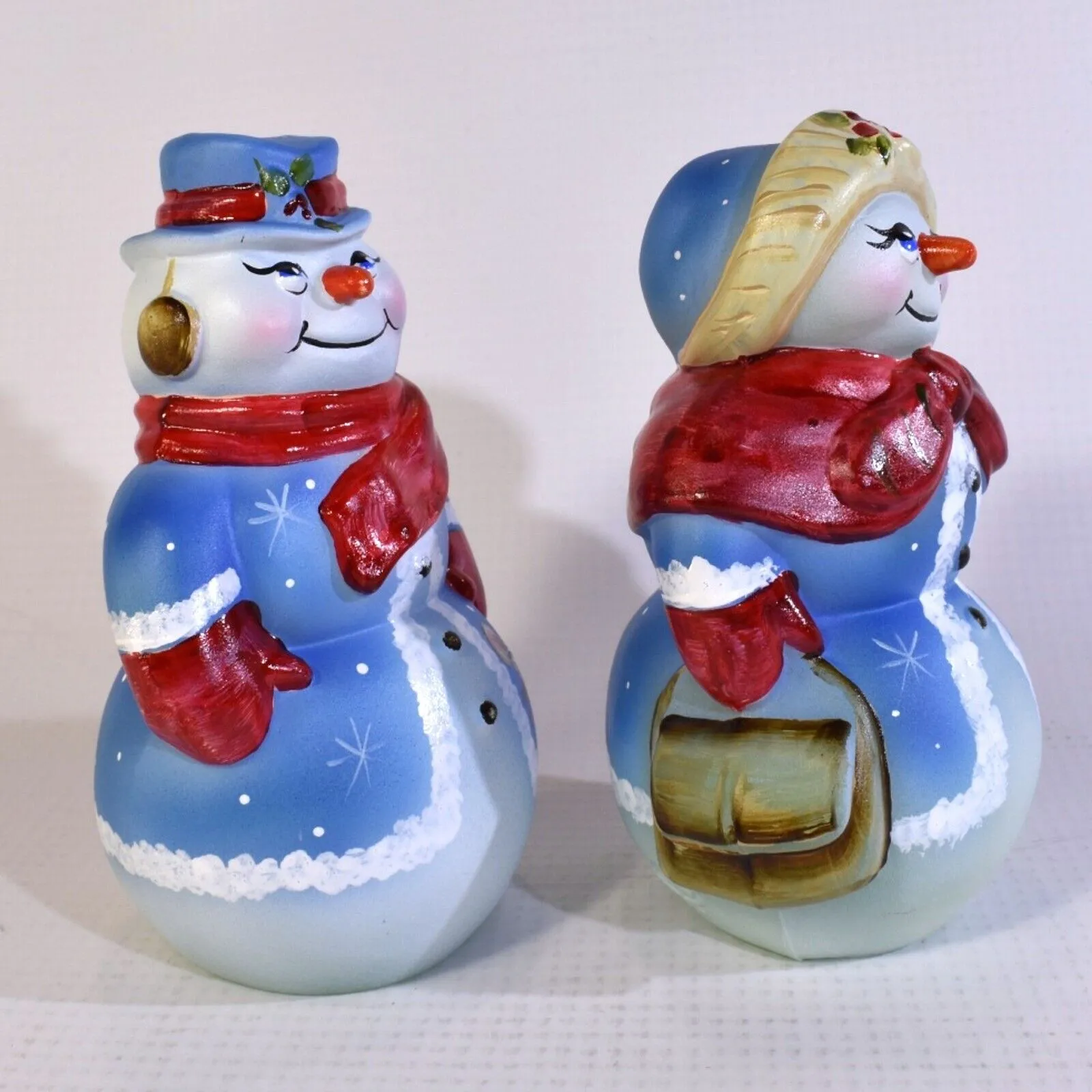 Snowman Snowlady Fenton Gift Shop Limited Edition figurines mouse in pocket